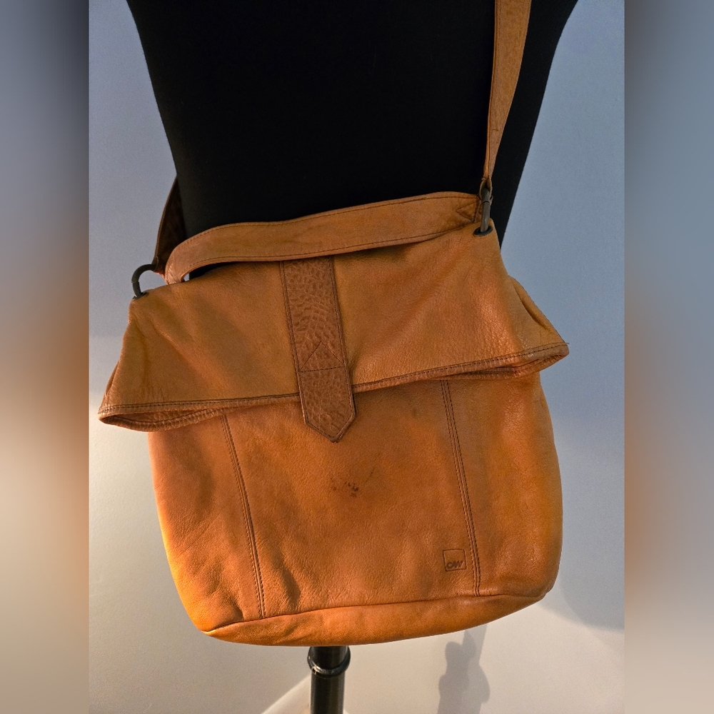 CW marianelli made in italy Tan Leather Crossbody Bag. Vintage